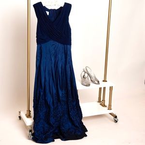 Patra Gown Sz 12